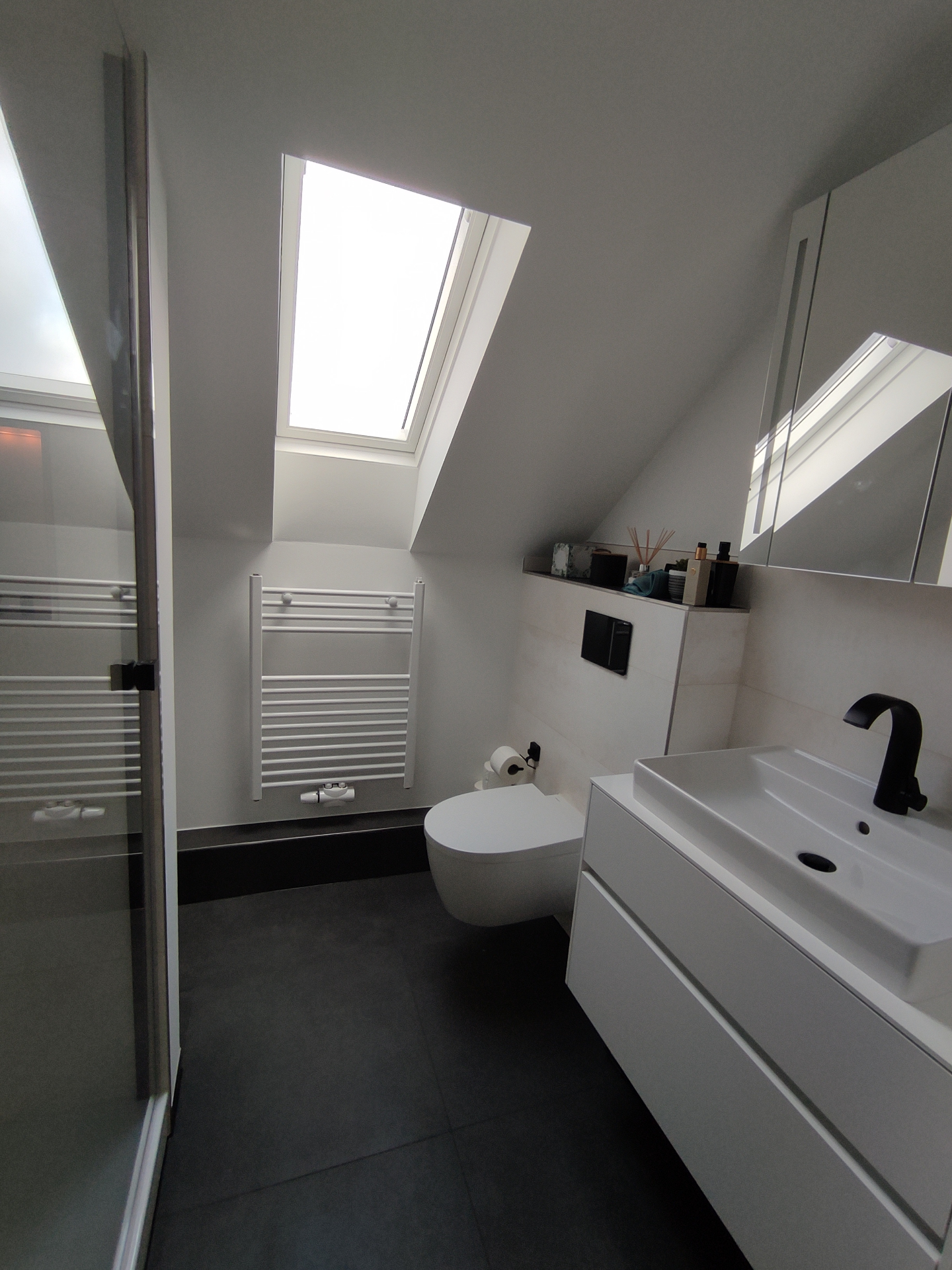 Designboden in Anthrazit, fugenarm